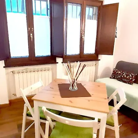 Open Space Davanti Metro - Centro Apartment *