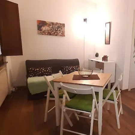 Open Space Davanti Metro - Centro Apartment *